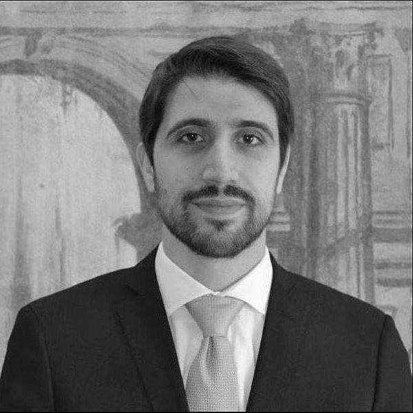 Impianti fotovoltaici su tetti in zona vincolata: i "nuovi" paradossi della semplificazione amministrativa