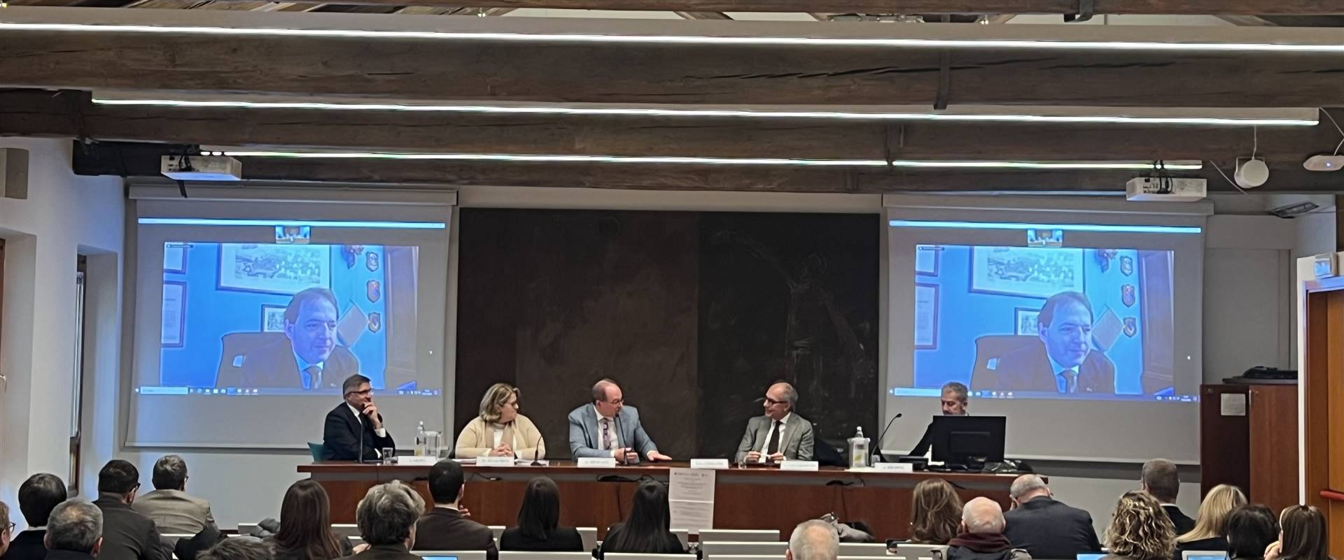 Societ&#224; collaborativa, consortile, capofila